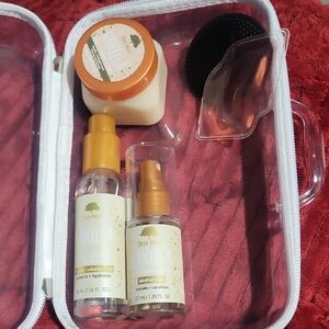 Tree Hut Vanilla Skincare Set With Case.